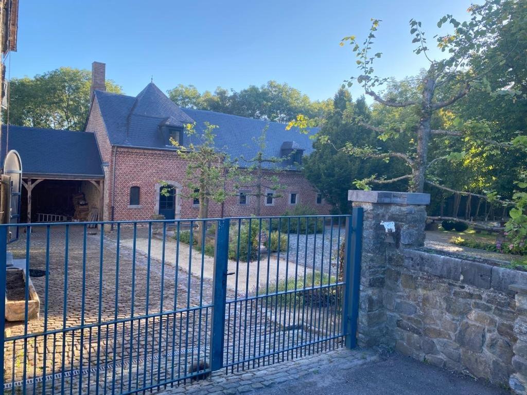 Les Confidences De Messire Sanglier, Stylished Guest Houses Beauraing Eksteriør bilde