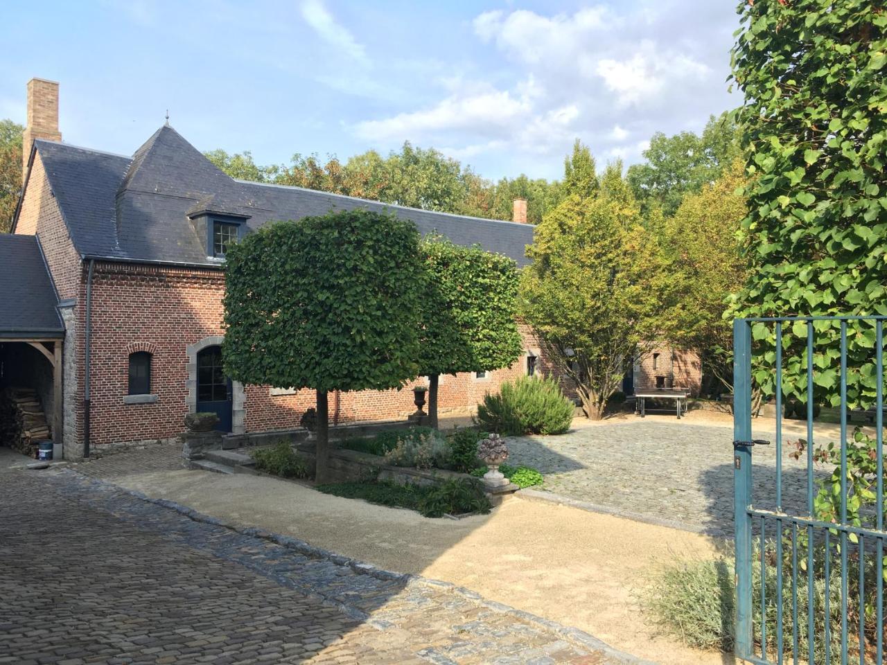 Les Confidences De Messire Sanglier, Stylished Guest Houses Beauraing Eksteriør bilde